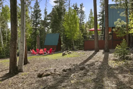 COZY🏡CABIN NEAR⛰BRIAN HEAD☀️ZION🌄BRYCE CANYON 🏞WITH📡Wi-Fi 🐶 PET FRIENDLY