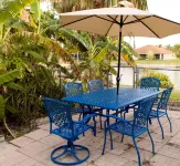 Cape Coral, large villa, heated pool, on canal, fishing, free Wi-Fi, fireplace