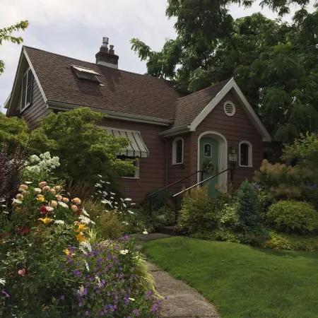 Delightful Cottage in Central Eugene