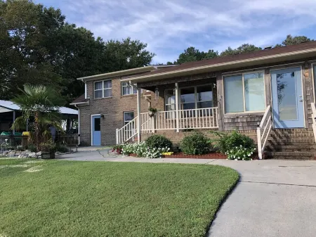 Private Riverfront Retreat - Just outside of Town