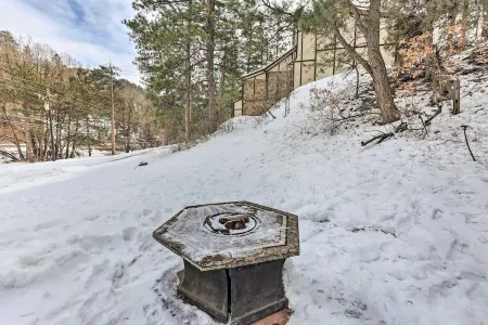 Cozy two bedroom cabin 10 min from Red Rocks 25 min from Denver