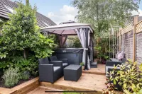 Indulge in Ultimate Luxury! Unbelievable House Rental Near Bath