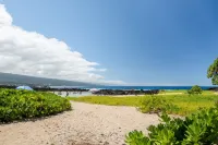 Fabulous Waterfront Modern Home on the Keiki Beach, Walking Distance to Town