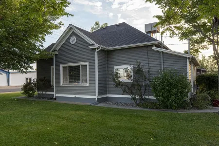 Launch your Colorado adventures – Historic Downtown convenience Отели рядом с достопримечательностью «Университет Колорадо Меса»