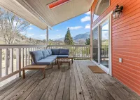 Charming 3-4 BR home with pool, river access & sweeping grounds