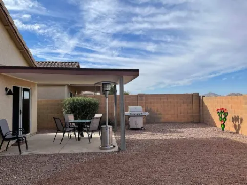 Private, 3 bd/2ba, backyard views