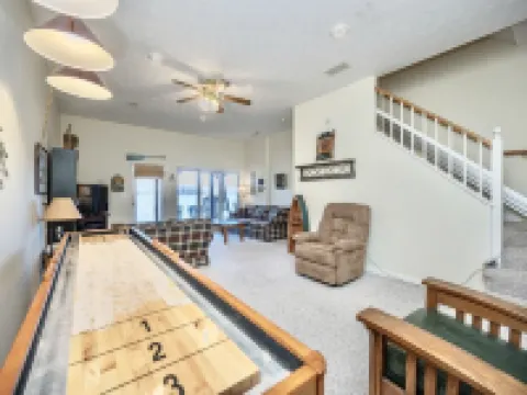 Best Location, lakefront, dockslip, family friendly, safe. 加勒特縣酒店