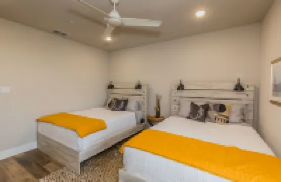 Lake front Condo 2BD/2BA w/ pool, hot tub, fire pit, gas grills, gym, & laundry.