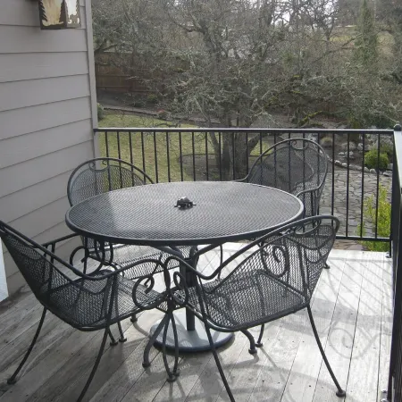 Large Private Carriage-House Retreat with Amazing Views