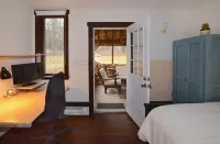 THE HIDDEN COTTAGE Private, Relaxing, Great Location, Has Everything You Need 스피드웨이 주변 호텔