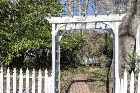 Broad Street Studio-LOCATION! walk to town