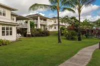 Light and Airy North Shore Condo. Owner hosted w/on site Co-host!