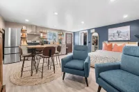 Boho Chic - DT Visalia/W Modern Art Flair