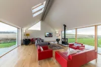 Architect Designed Barn, Beautiful Location Hotels in Westhill