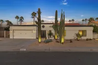 Modern and Classy 4 Bdrm N. Scottsdale Retreat! Hotels near T.J. Maxx
