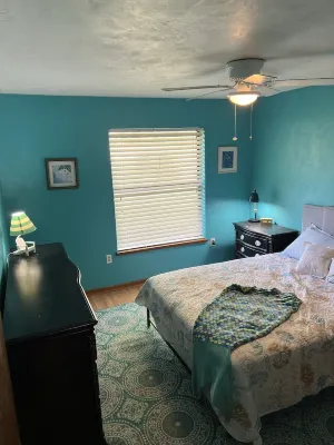3 miles to Daytona Beach Family size home