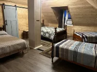 The Blue Nest - Spacious and quaint country home w/Sauna!