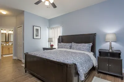 MARCH LAST MINUTE AVAILABLE!