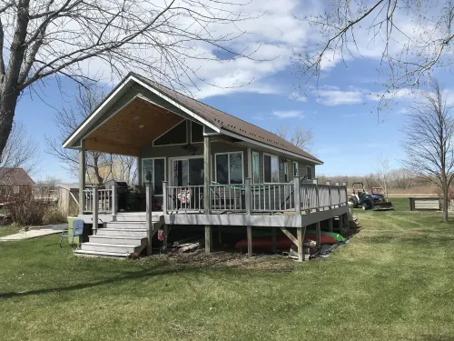 Cozy lake cabin on Lake Traverse.