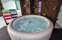 Moose Tracks Hot Tub Hideaway w/50 amp EV Outlet