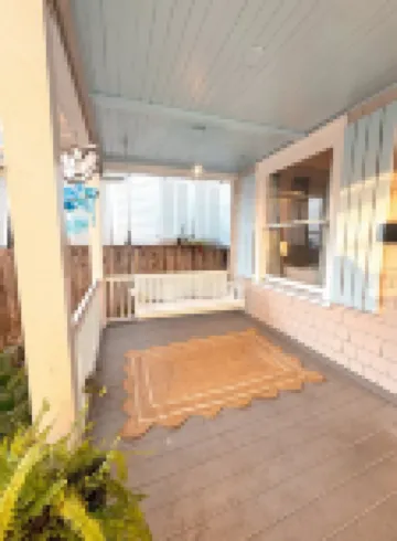 Walk to Historic District, Pets OK, Free Parking, Porch, Laundry, and Patio