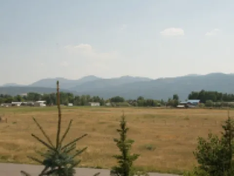 Beautiful Trail Creek Springs Townhome Jackson/Yellowstone/Grand Teton Hotels in Victor