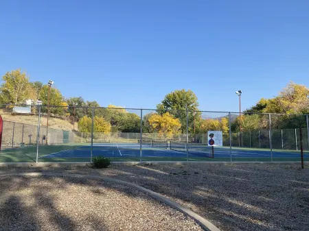 Downtown Paonia-cozy & quaint home