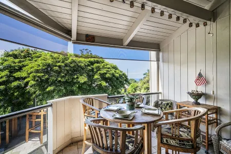 Completely redecorated Aug. 2019 1 block to beach, free wi-fi, parking, and AC Отели рядом с достопримечательностью «Маниниауоли Бич»