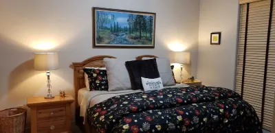 Russ And Mary's Mountain High Bungalow (Includes 6 guest passes)