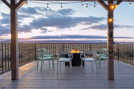 Stunning Sunrise to Sunset Views! One Acre Property Отели рядом с достопримечательностью «Мост Навахо»