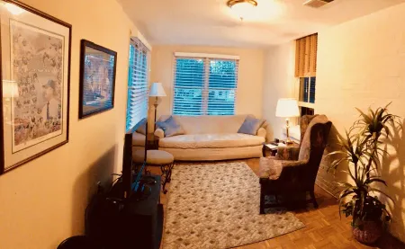 Lafferty House-Walk to Uofk, Woodland Pk, Dn Town, Near Bourbon Trl, Horse Farms