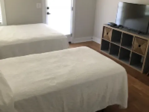 Scituate House Walk to the US Open - Old Town Charm 6BR - 6.5 Baths - Sleeps 12+ Hotel di Pinehurst