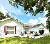 Beautifully, Renovated Home in Quiet Cul de Sac! Close to EVERYTHING! 쿠를루 레이크스 쇼핑센터 주변 호텔