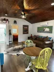 Casa Azul - Cozy cabin centrally located downtown Bandera Hotels in Bandera