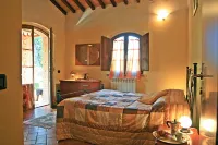 Cozy pet friendly private pool cottage in Tuscany