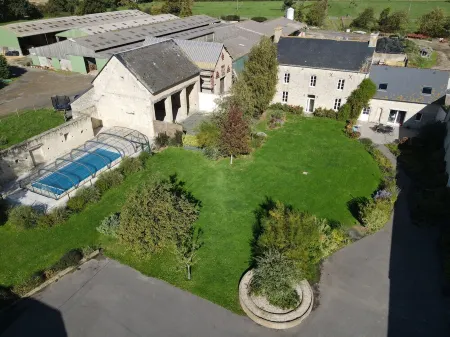 Maison Avec Jacuzzi sur Votre Terrasse et Accès à la Piscine du Domaine