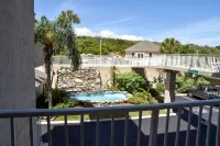 Updated Ocean Park Condo-4 Min Walk to Beach--Open May 17-22, June 8-13, 20-27.
