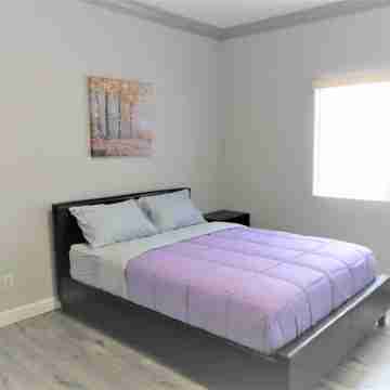 Affordable Vacation Home near DisneyLand & Beaches Rooms