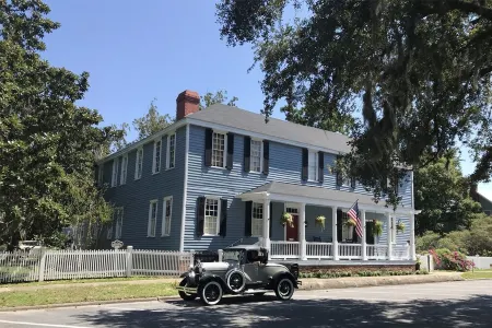 The Federal Quarters