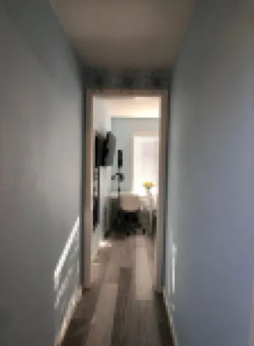 Elegant charming unit close to everything
