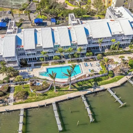 Waterfront 2BR 2BA  Pool - 10 min walk to Beach