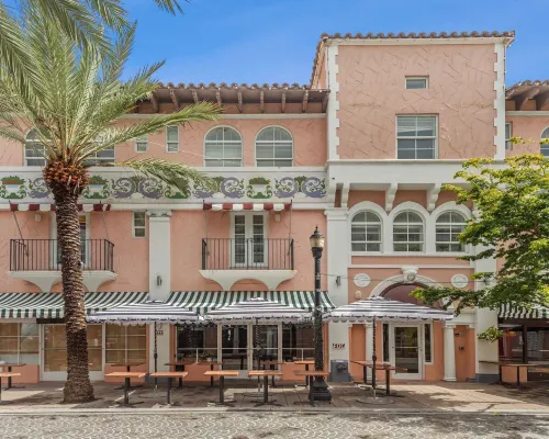 Kasa El Paseo Miami Beach Hotels near Versace Mansion