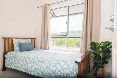 Quiet Centrally Located Apartment Only 10 Mins from Airport!