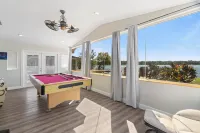 Luxury Hideaway - Lakefront - Pool & Games