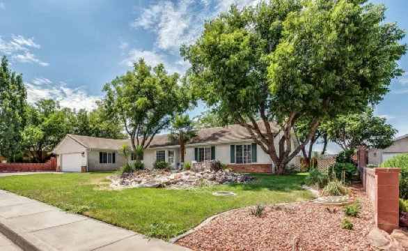 Private Pool 4BR 3BA Home Near Zion with 2 master suites. Very clean and Private