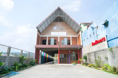 RedDoorz Syariah near RSUD Kota Malang Hotel dekat Toko Parfum ,pak Munir
