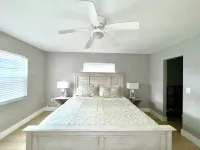 Remodeled! Kayaks- Watermat ! Bike!  5 Mins from Weeki Wachee Springs!Golfcart!