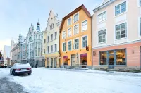 Meriton Old Town Garden Hotel Hotel in zona Museo estone di Arti Applicate e Design