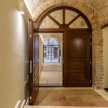 Marie Claire Apartments & Spa