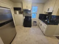 Waterfront with Boat Dock 1-Bedroom on Detroit River Canal. Good for 4 People 懷恩多特酒店